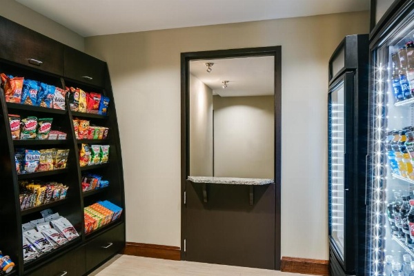 Staybridge Suites Des Moines Downtown image 18